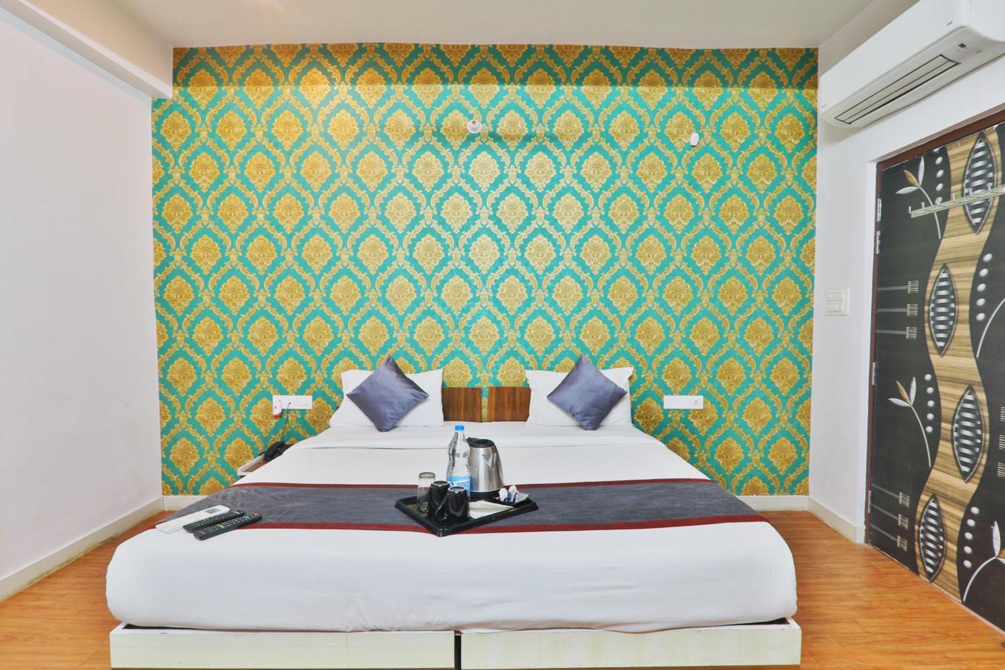Divine Glory Hotel Лакхнау Екстер'єр фото