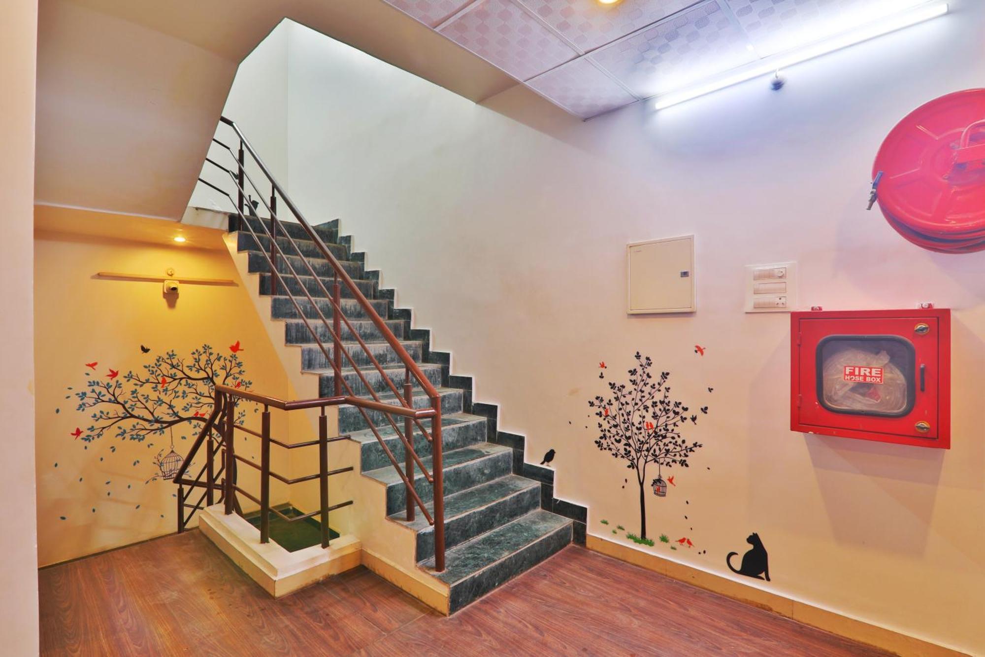 Divine Glory Hotel Лакхнау Екстер'єр фото