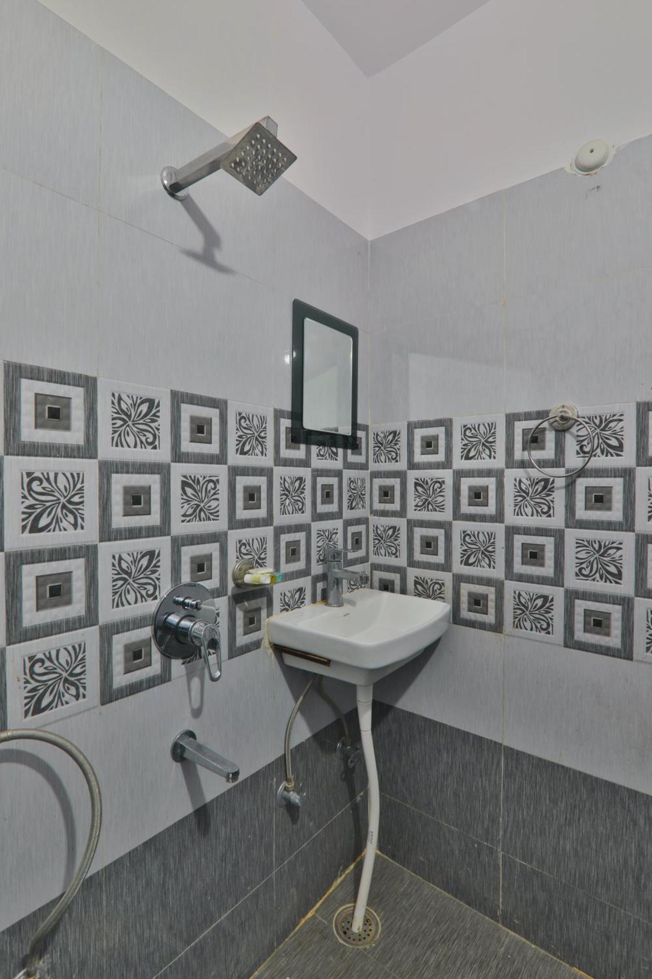 Divine Glory Hotel Лакхнау Екстер'єр фото