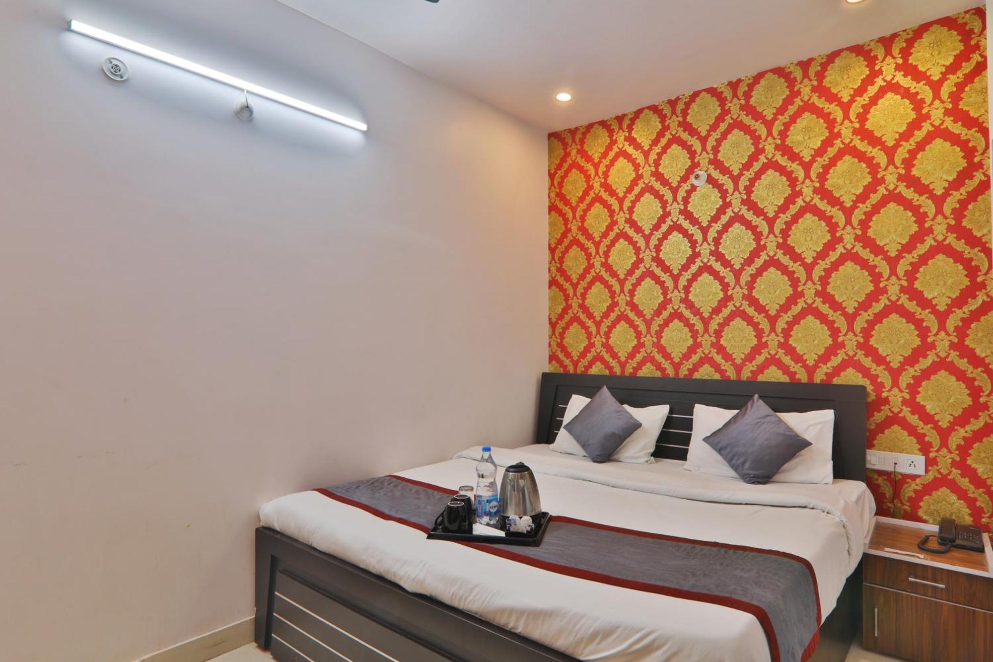 Divine Glory Hotel Лакхнау Екстер'єр фото